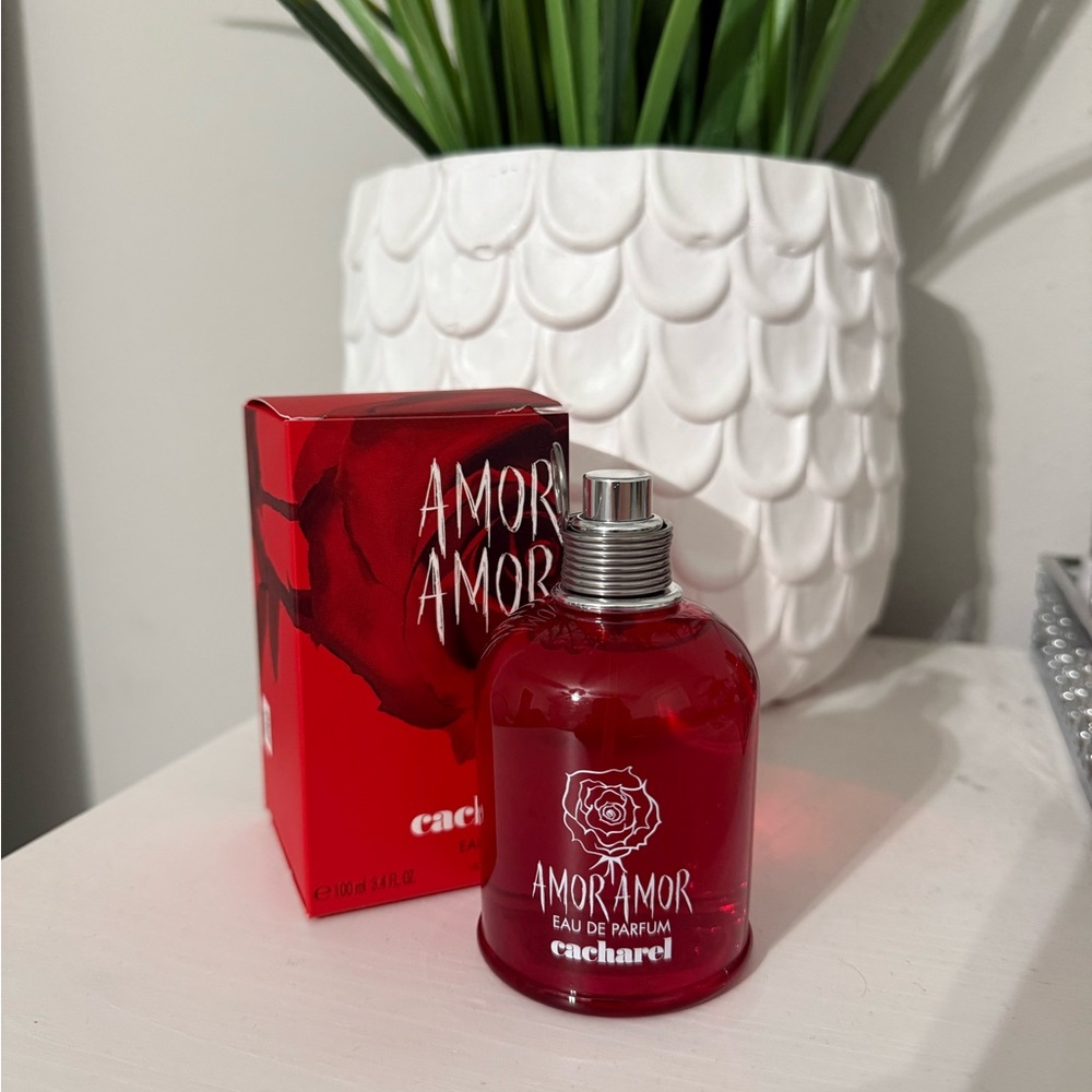 Cacharel Amor Amor Eau de Parfum - Vibrant Red